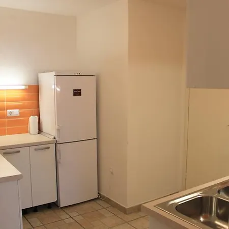 Iva Carob Tree Apartment